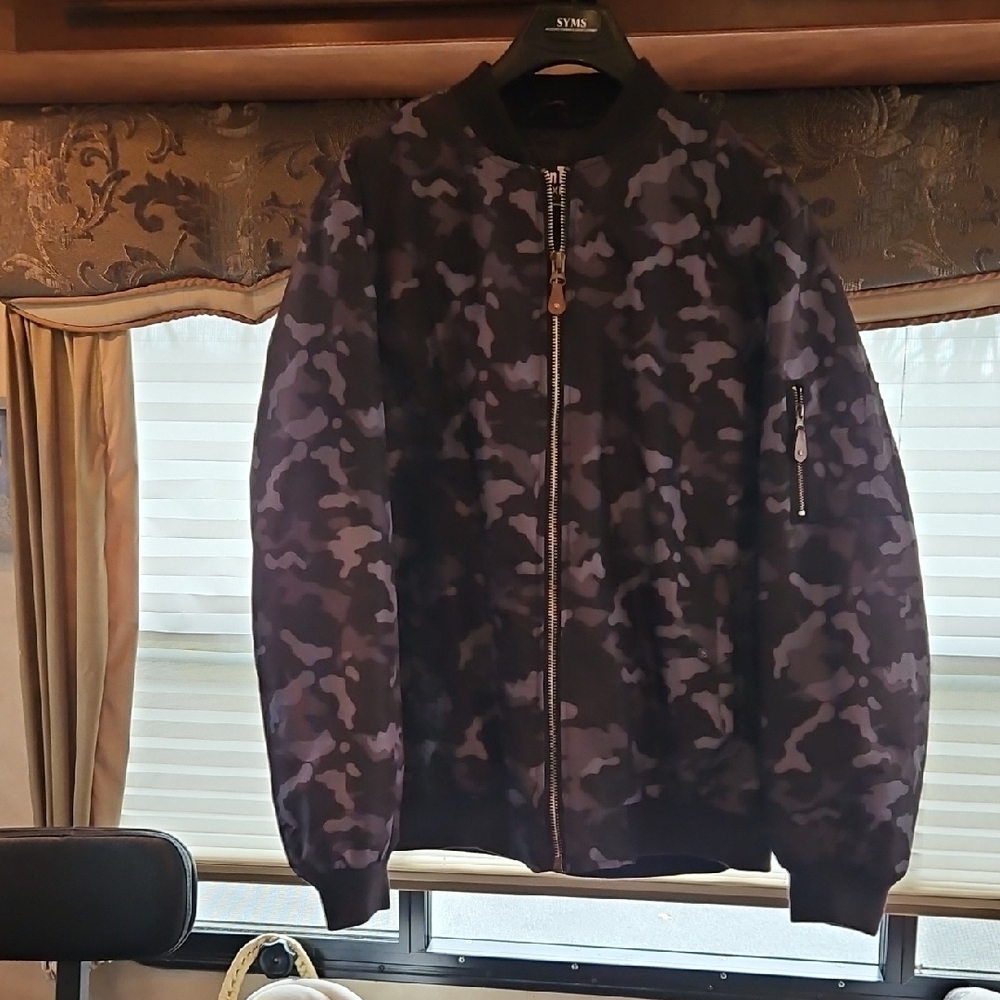 Men's Black and Gray Camo Bomber Jacket